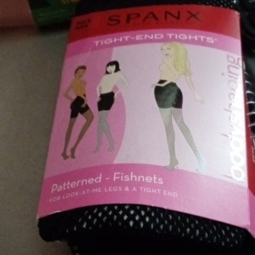 SPANX Fishnet Tights with Pattern - Picture 2 of 3